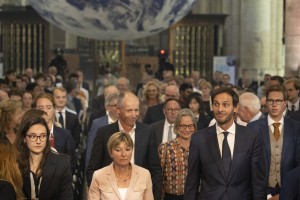 Oorlog is een ‘wake-up call’, zegt minister Hoekstra bij opening van ...